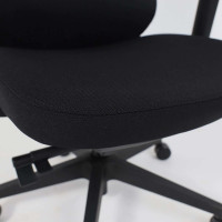 Кресло AksHome FENIX (Феникс) черная сетка + ткань/черный полиамид купить в Минске