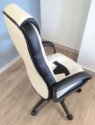 Кресло Бюрократ Zombie 8 (Viking 8) черный/белый купить в Минске