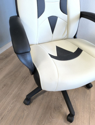 Кресло Бюрократ Zombie 8 (Viking 8) черный/белый купить в Минске