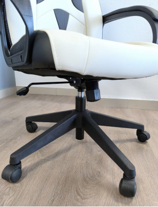 Кресло Бюрократ Zombie 8 (Viking 8) черный/белый купить в Минске