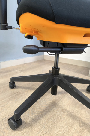 Живые фото Креслo ERGOSTYLE Elevate Super