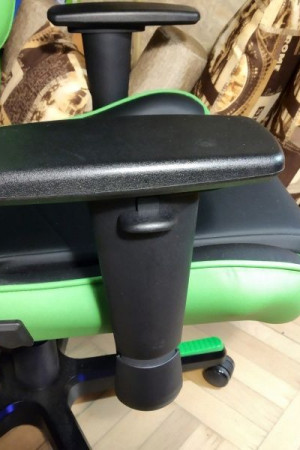 Живые фото Кресло DXRacer OH/RE0/NE