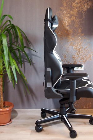 Живые фото Кресло DXRacer OH/RV131/NW