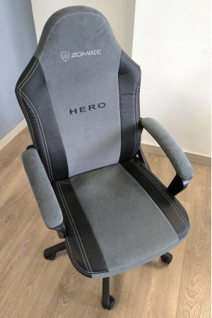 Живые фото Кресло Бюрократ Zombie Hero