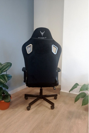 Живые фото Кресло Бюрократ Knight Outrider LTD