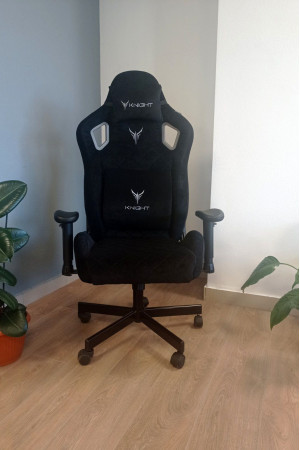Живые фото Кресло Бюрократ Knight Outrider LTD