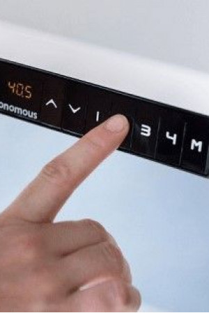 Живые фото Стол WellDesk Evolution с электроприводом одномоторный 1400*800*28 мм (белая рама)
