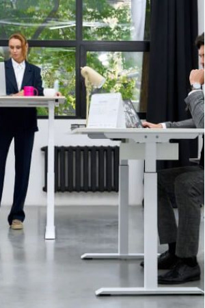 Живые фото Стол WellDesk Evolution с электроприводом одномоторный 1400*800*18 мм (черная рама)