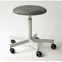 Табурет лабораторный на колесах