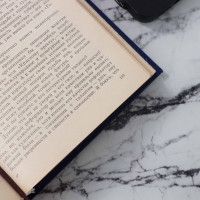 Стол журнальный ДП 1-03-09 d480*605 стекло мрамор белый/черный купить в Минске